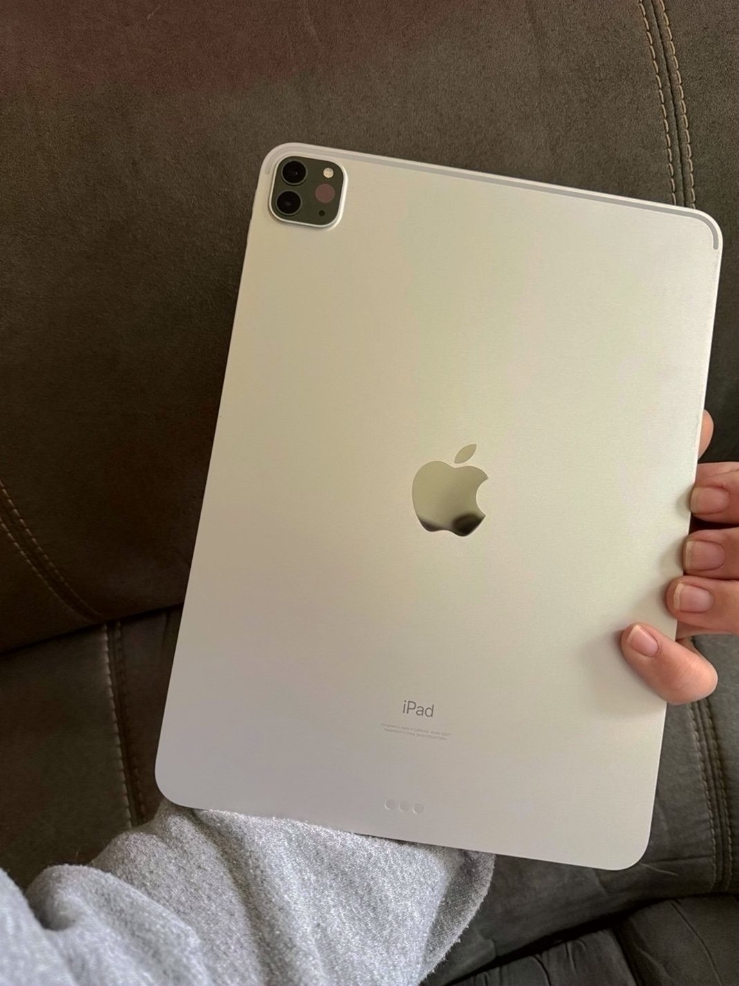 Apple iPad Pro 11in 3rd Generation 256GB Unlocked - Used image 5