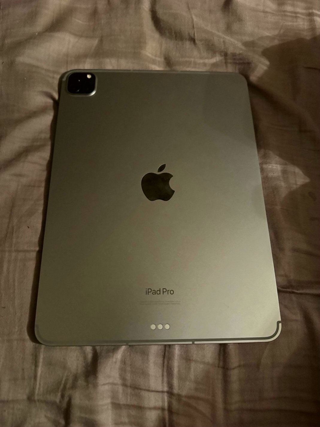 Apple iPad Pro 4th Generation 128GB Space Gray Unlocked - Used image 3