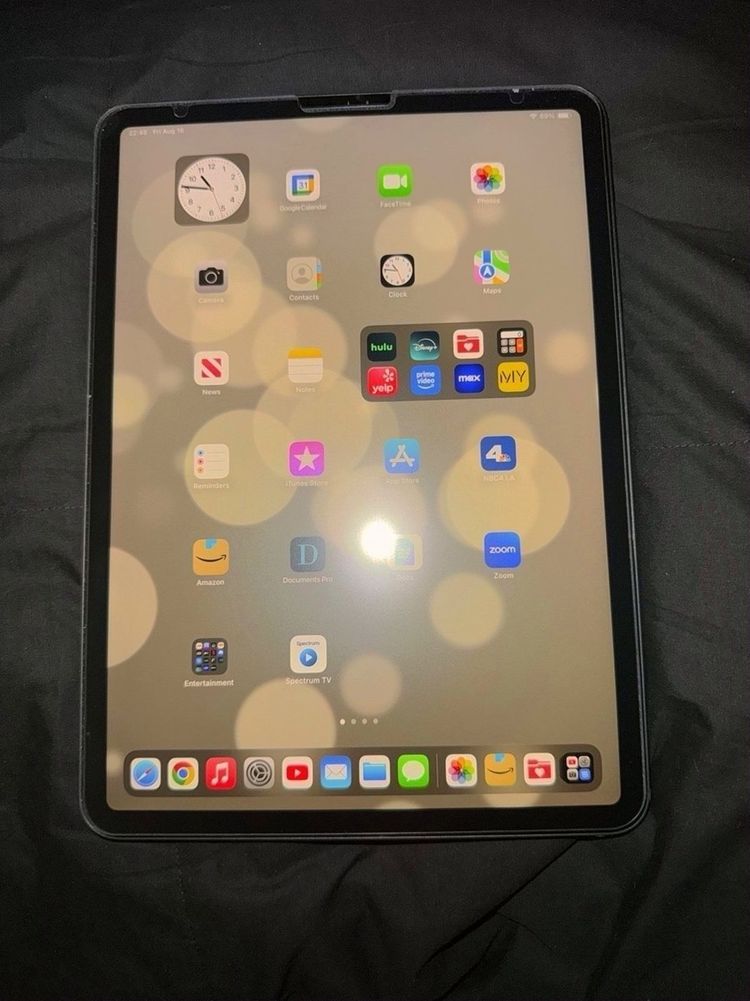 Apple iPad Pro 2nd Generation 128GB Space Gray Unlocked - Used image 2