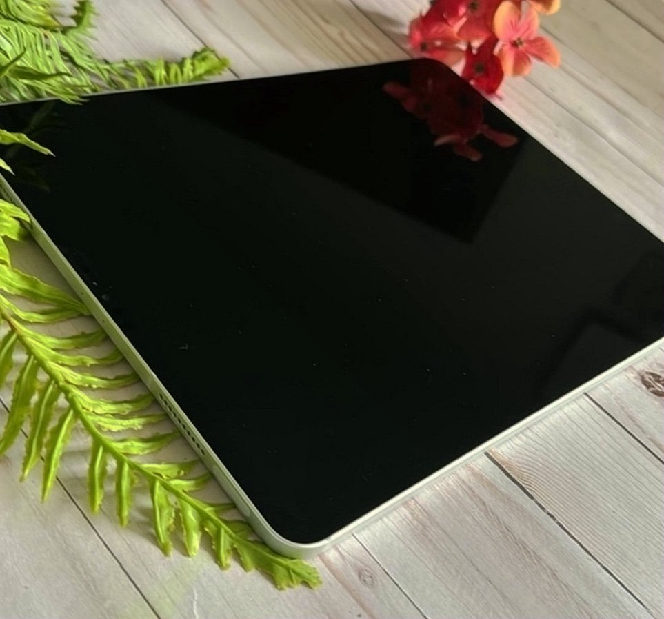 Apple iPad Pro 12.9-inch 128GB Silver Unlocked - Used image 2