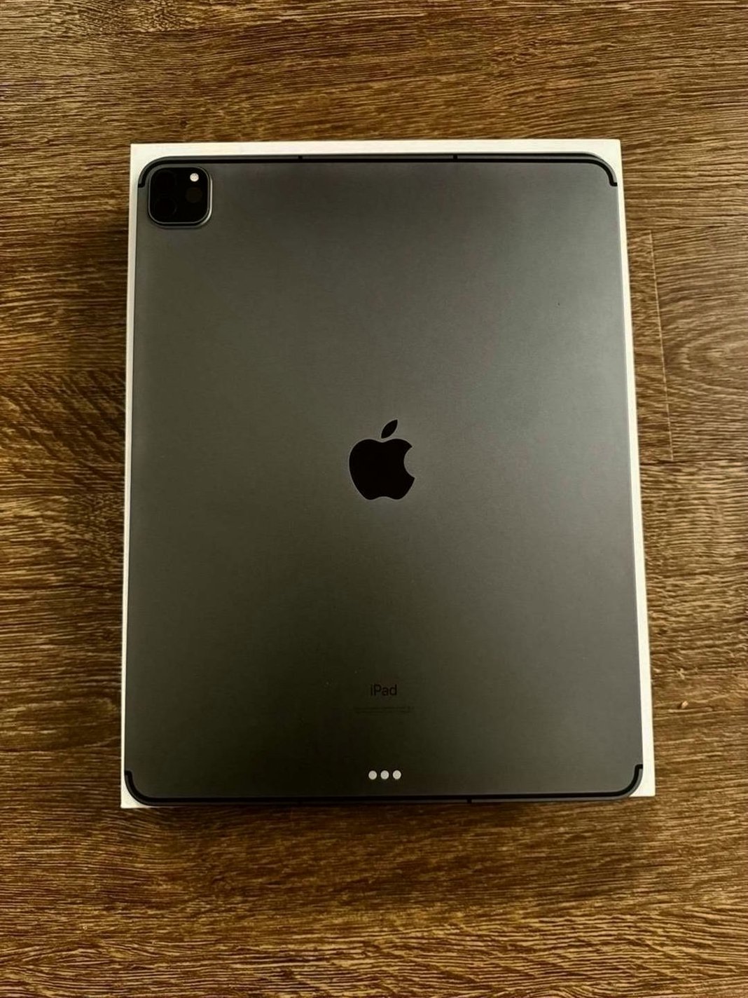 Apple iPad Pro 12.9-inch 1TB Silver Unlocked Used image 2
