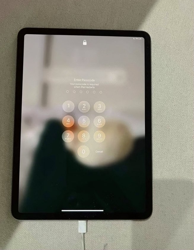Apple iPad Pro 11 inch 128GB Space Gray Unlocked - Used