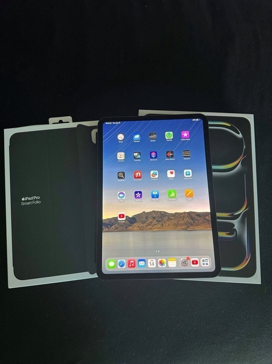 Apple iPad Pro M4 11inch 256GB Space Black Unlocked - Used image 2