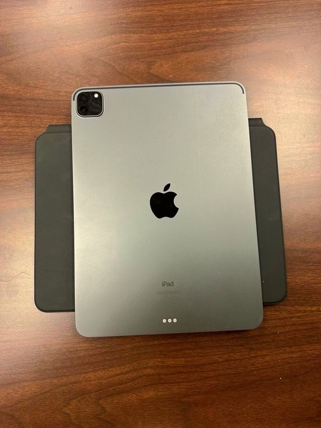 Apple iPad Pro 11” 3rd Generation Unlocked Used image 3