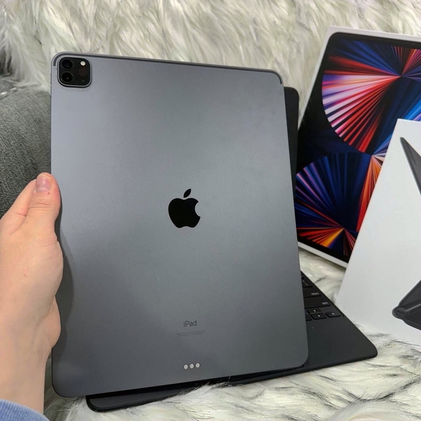 Apple iPad Pro 12.9 inch 5th Gen 128GB Space Grey Unlocked - Used image 4