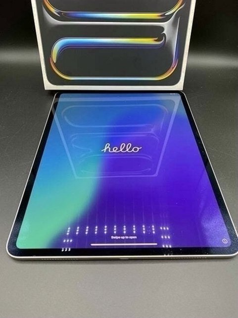 Apple iPad Pro M4 OLED 256GB Silver Unlocked - Used image 3