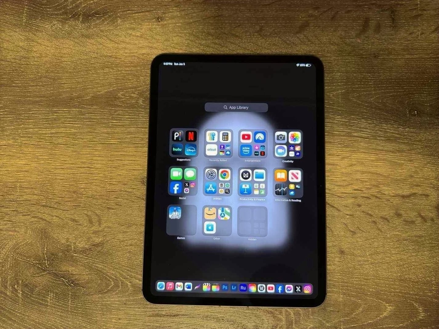 Apple iPad Pro M4 11 inch 256GB Space Gray Unlocked - Used image 4