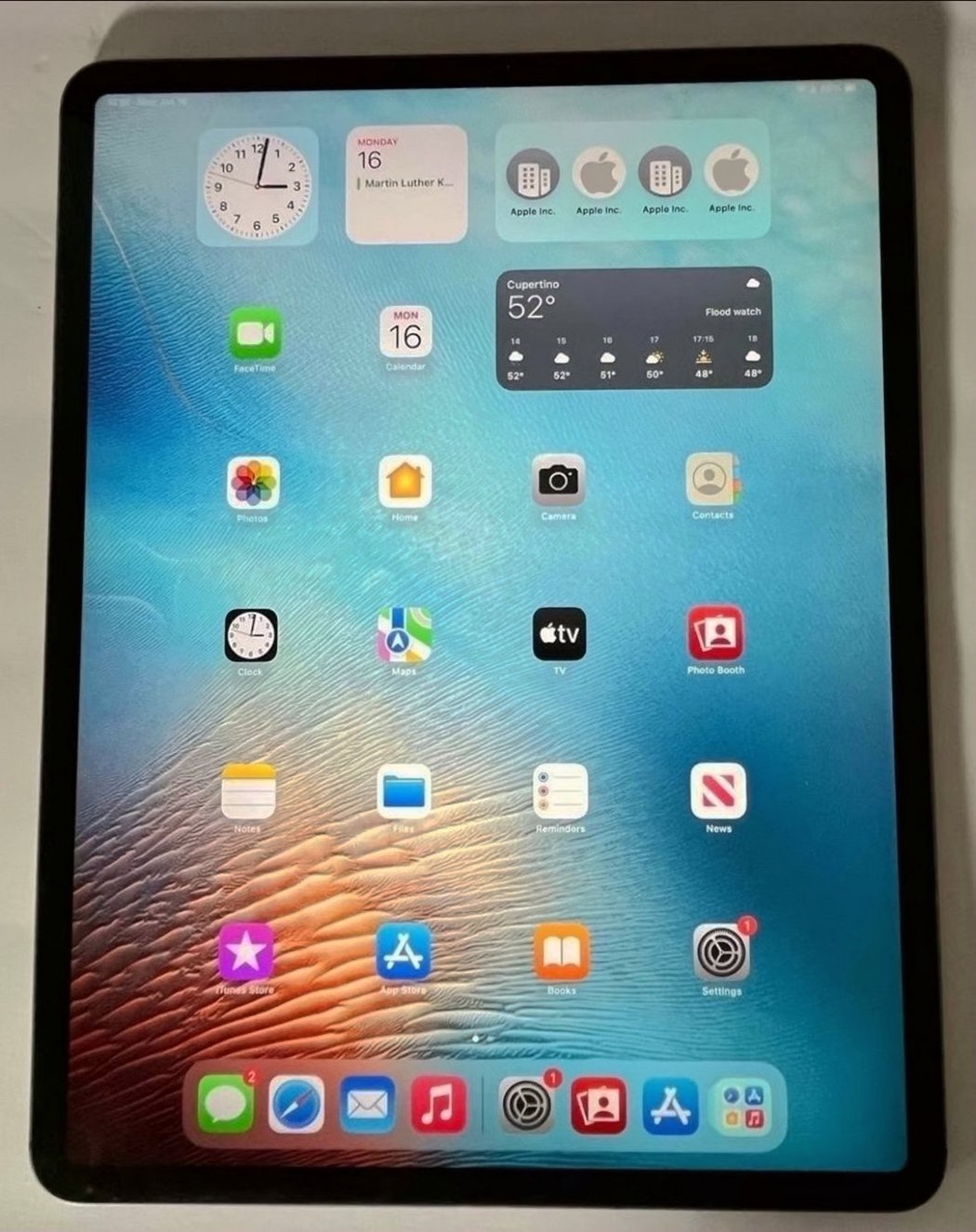 Apple iPad Pro 3rd Generation 12.9 256GB Space Gray Unlocked - Used