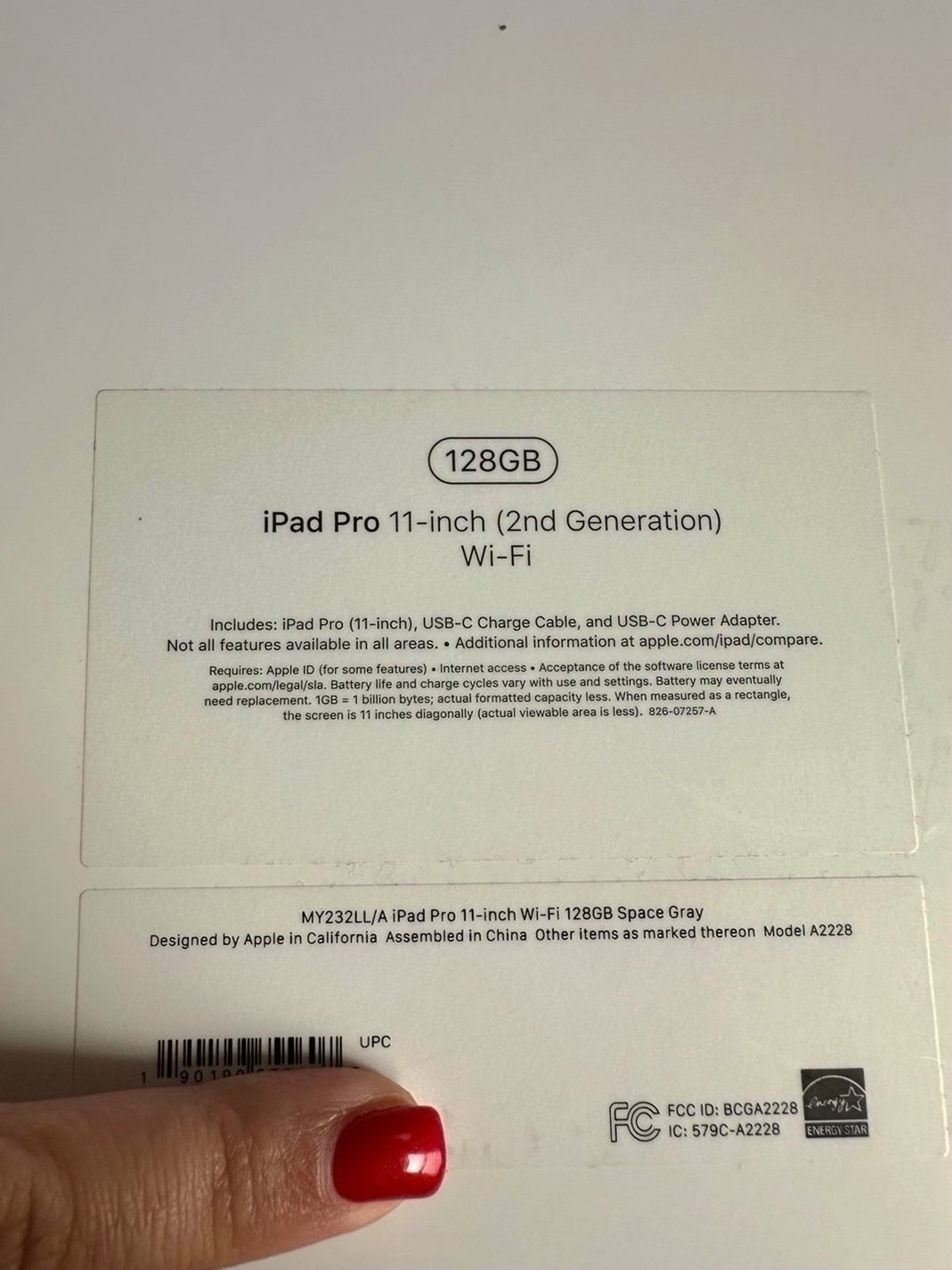Apple iPad Pro 11 inch 2nd Generation 128GB Space Grey Unlocked - Used image 2