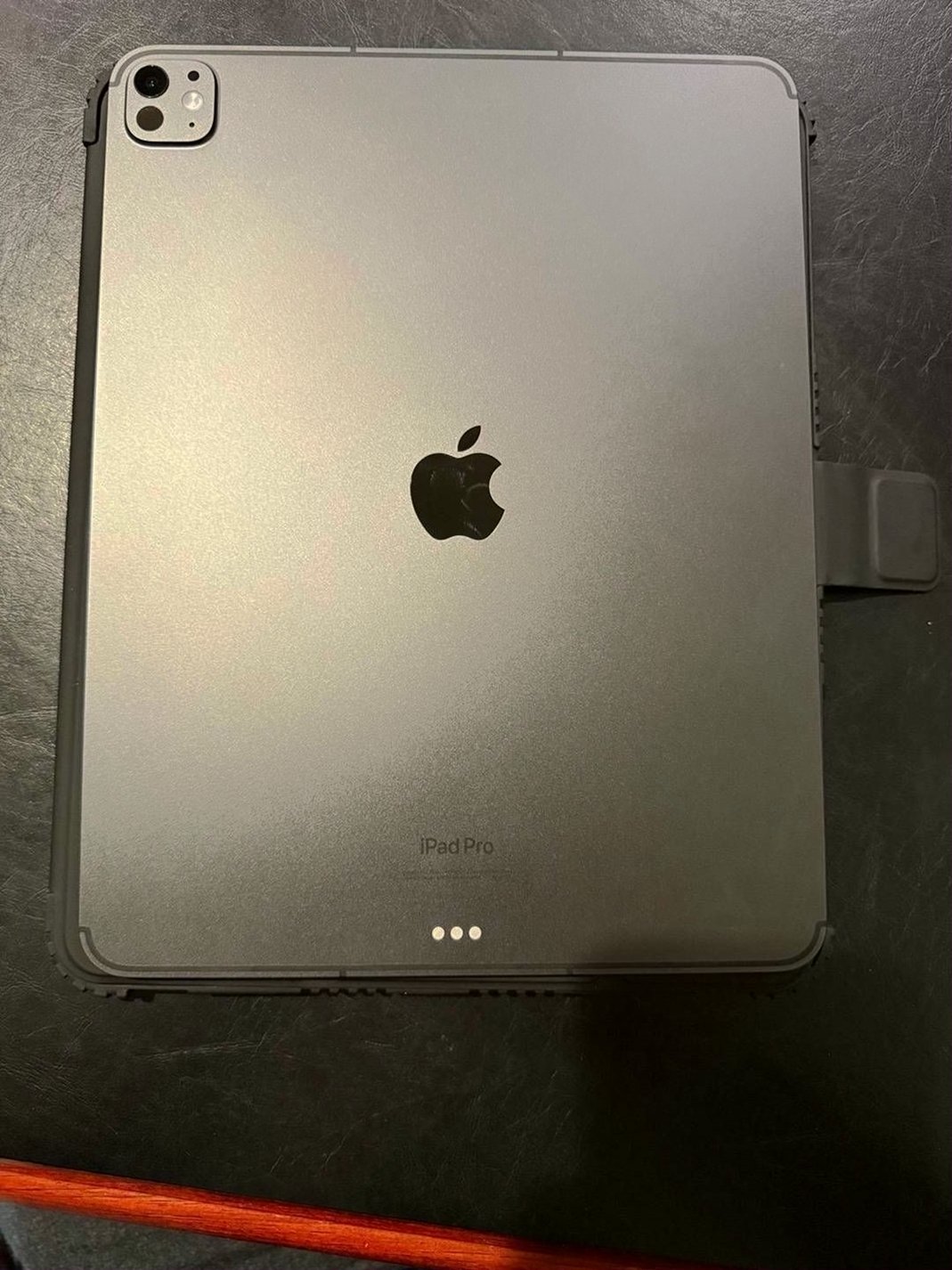 Apple iPad Pro 13" M4 256GB Space Black Unlocked - Used image 5