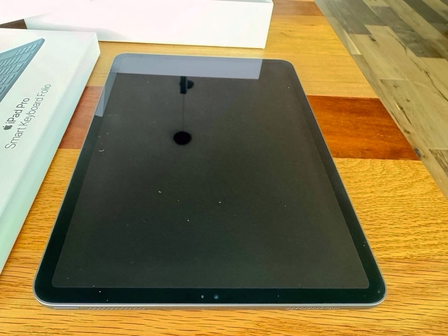 Apple iPad Pro 11” 1st Generation 64GB Space Gray Unlocked - Used image 2