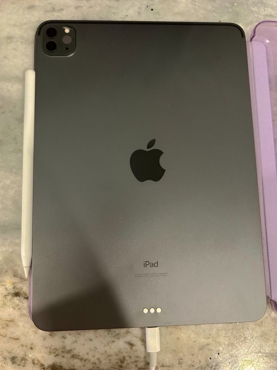 Apple iPad Pro 11 inch 2nd generation 128GB Space Grey WiFi Unlocked - Used image 2