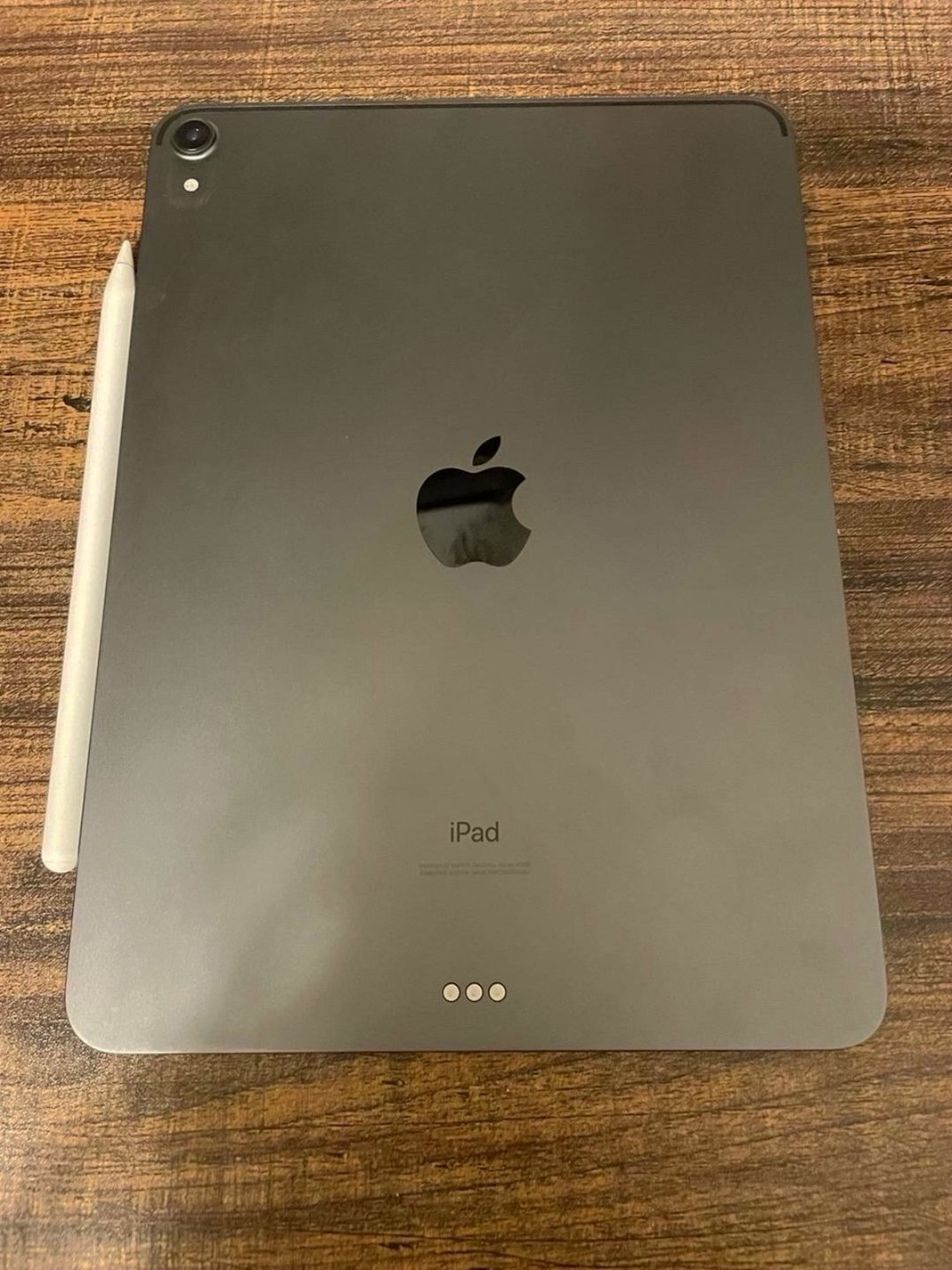 Apple iPad Pro 11in 64GB Space Gray Unlocked - Used image 5