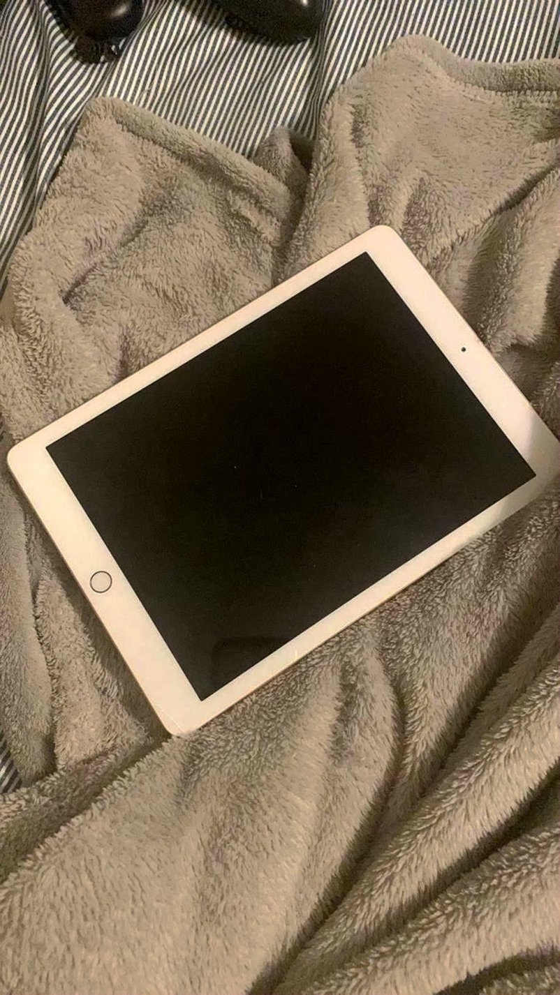 Apple iPad Pro 10in Rose Gold Unlocked Used & iPhone 6s Plus Unlocked - Used