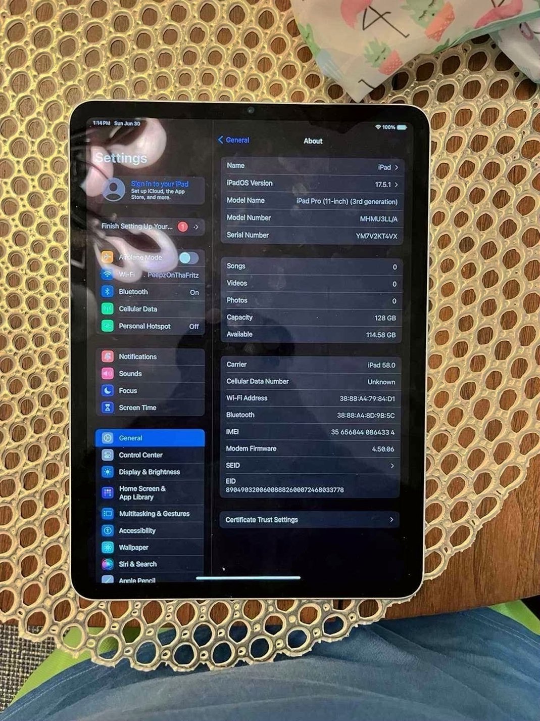 Apple iPad Pro 3rd Generation 128GB Space Gray Unlocked - Used