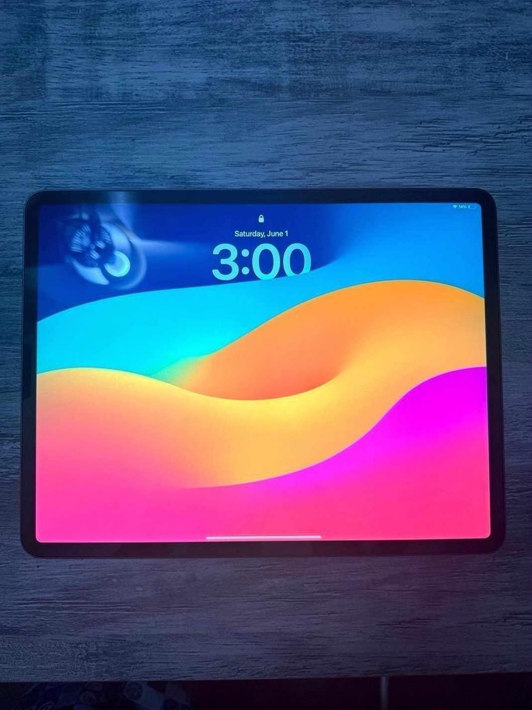 Apple iPad Pro 12.9 256GB Silver Unlocked Used image 2