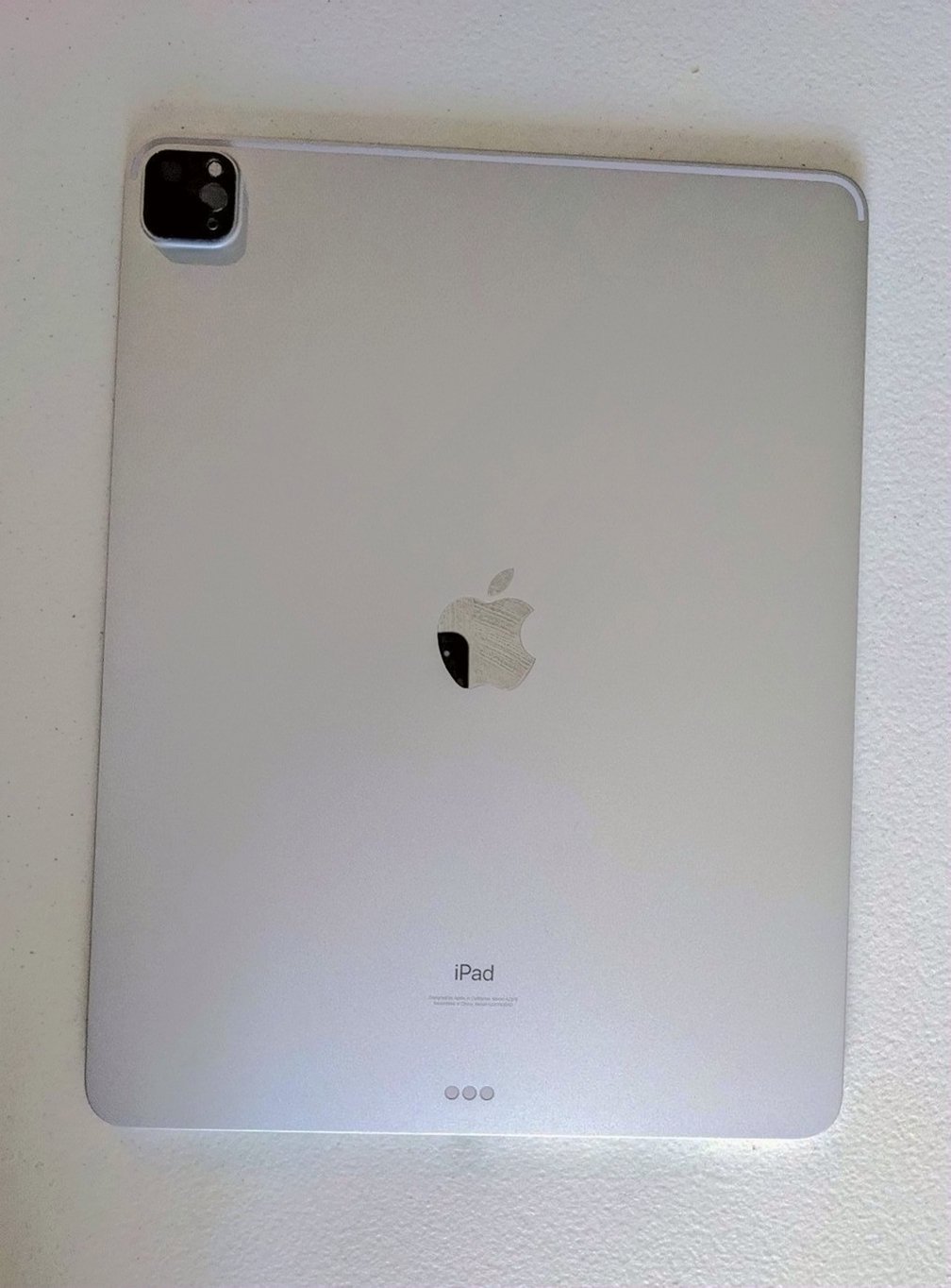 Apple iPad Pro 12.9 5th Generation 128GB Unlocked - Used image 4