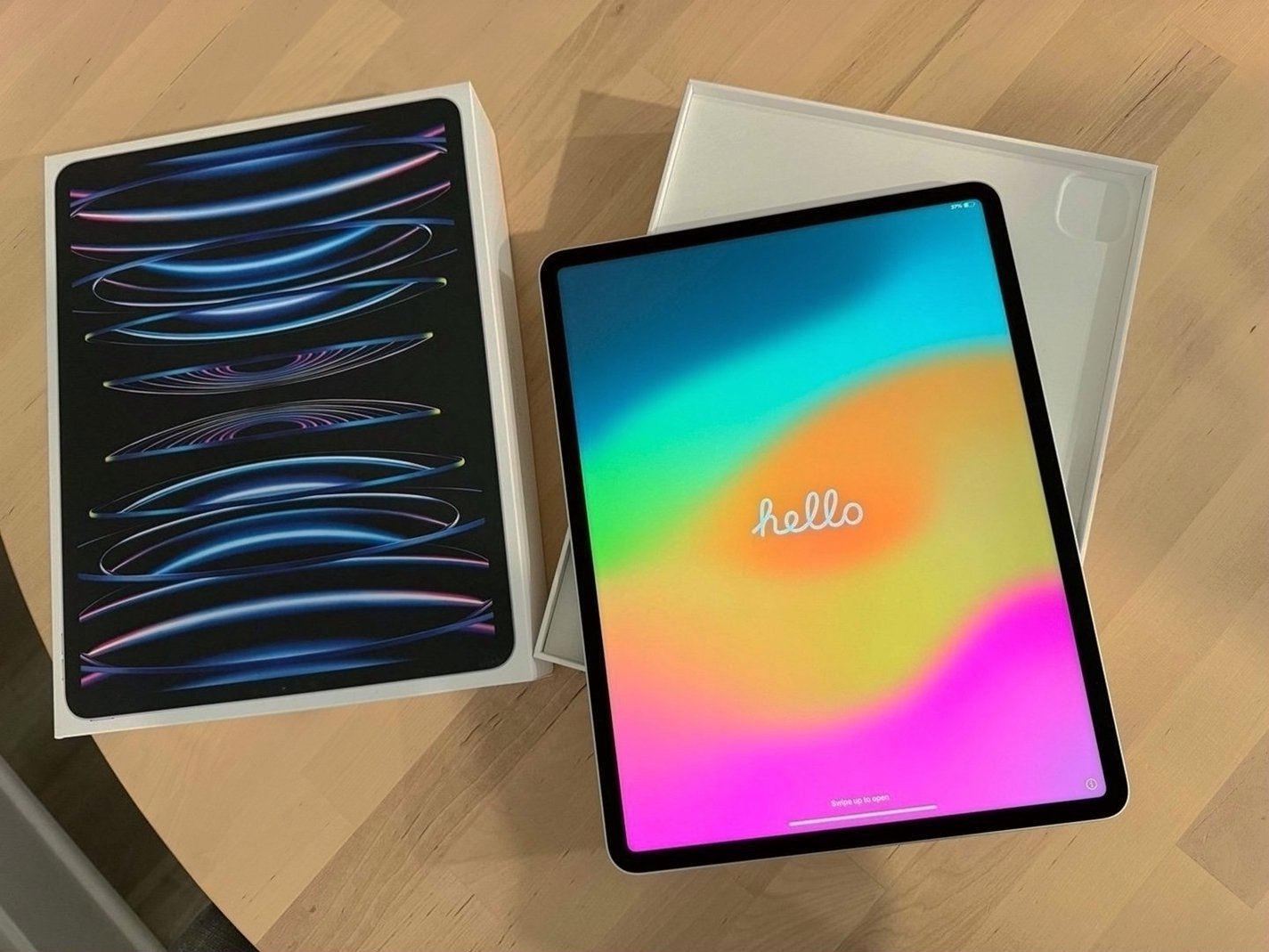 Apple iPad Pro 6th Generation 256GB Silver Unlocked - Used