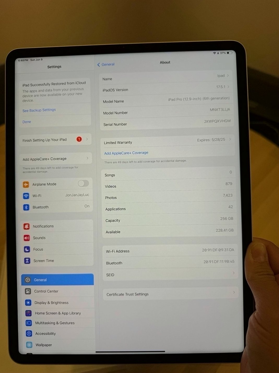 Apple iPad Pro 6th Generation 256GB Silver Unlocked - Used image 3