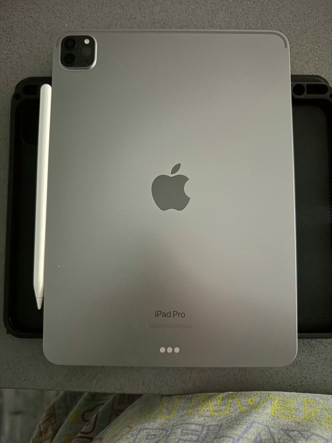 Apple iPad Pro 11-Inch 128GB Space Grey Unlocked - Used image 2