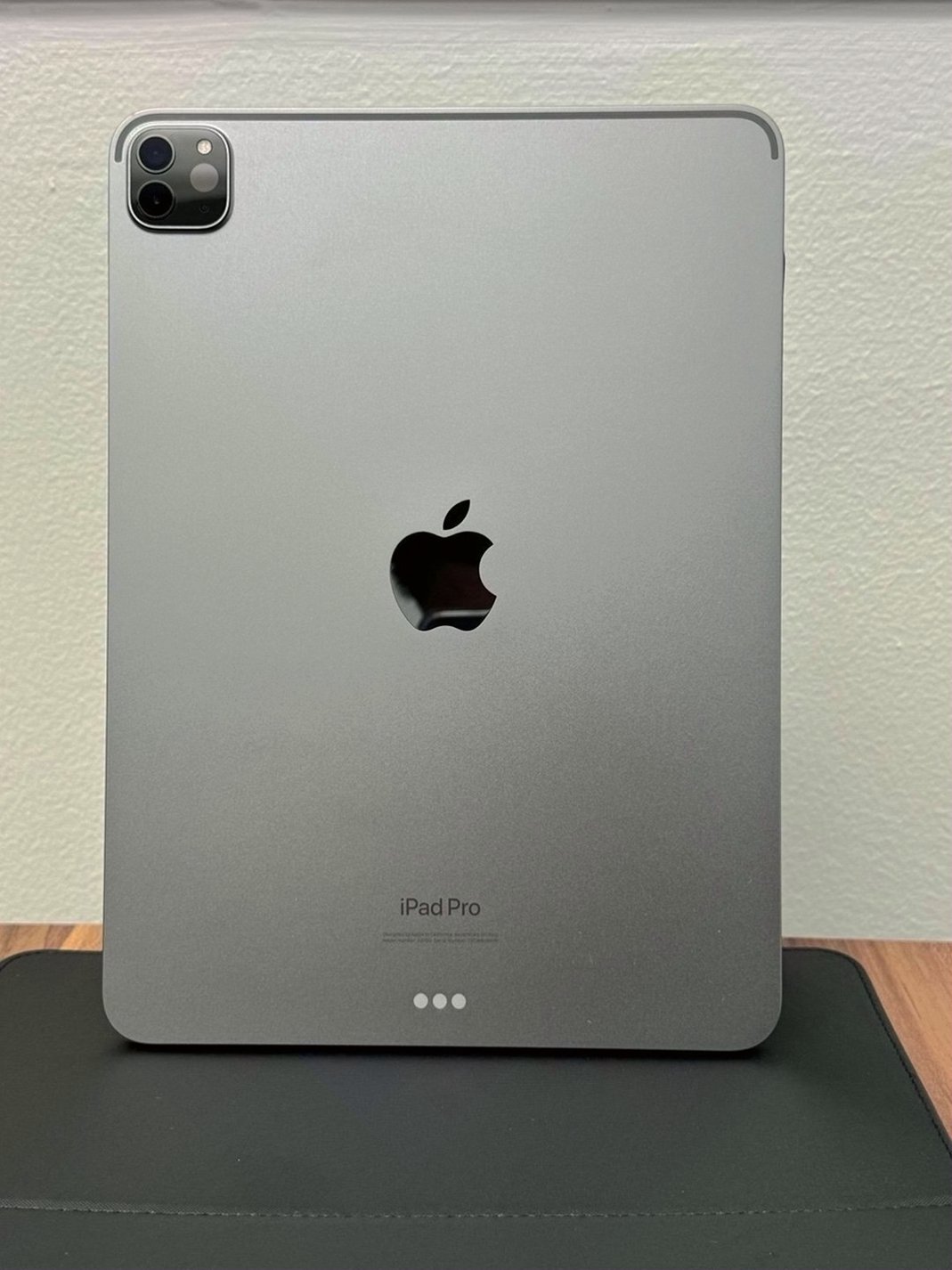 Apple iPad Pro 4th Generation 11-inch 128GB Space Gray Unlocked - Used
