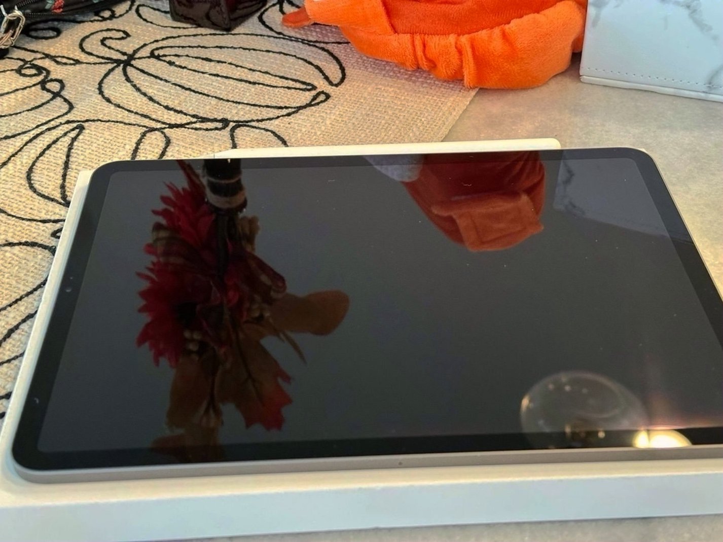 Apple iPad Pro 11 inch 512GB Unlocked Used image 2