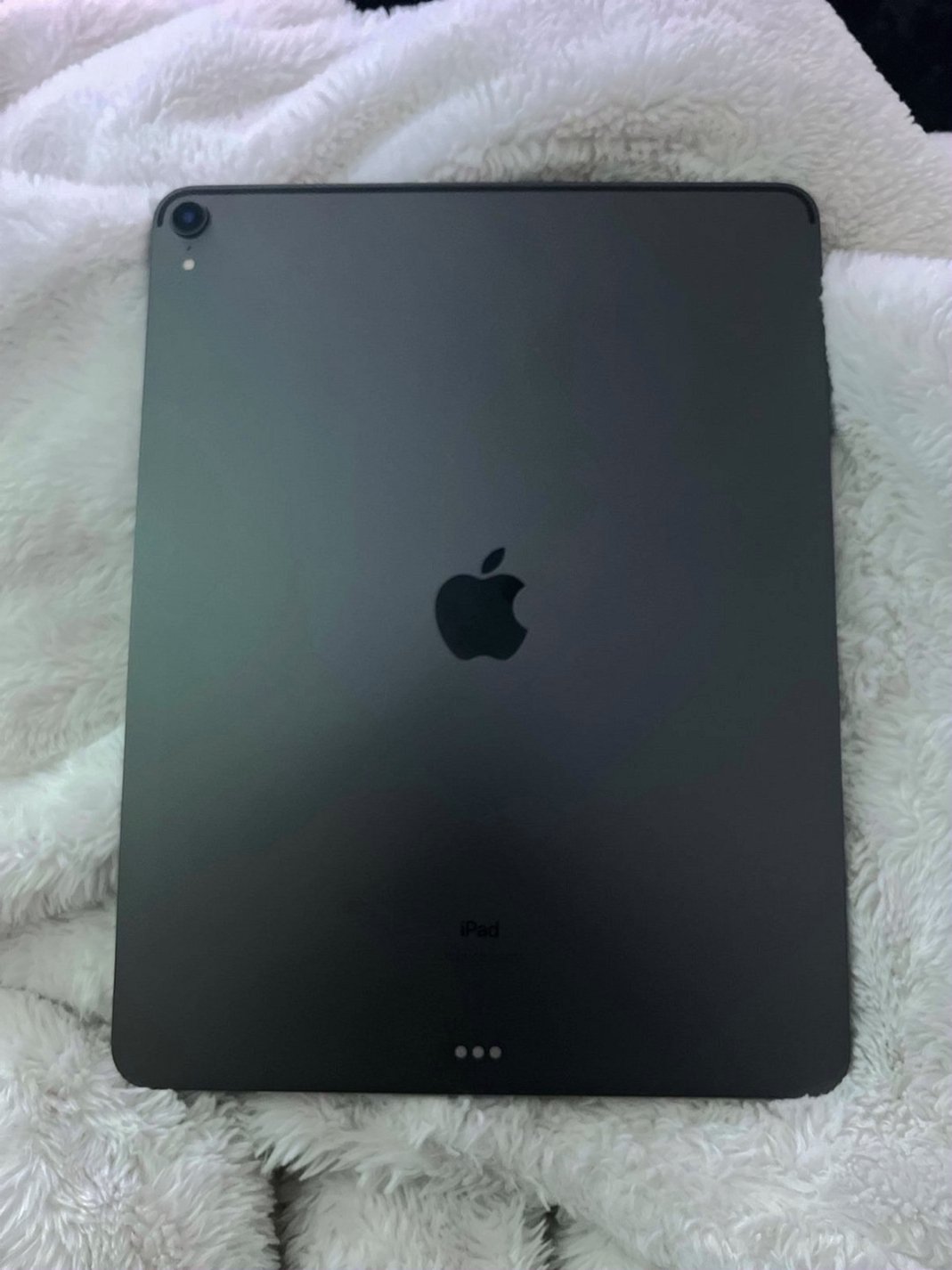 Apple iPad Pro 12.9 inch 3rd Gen 256GB Unlocked - Used image 2