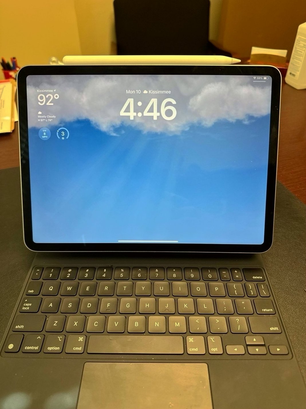 Apple iPad Pro 4th Generation 256GB Space Gray Unlocked - Used image 4