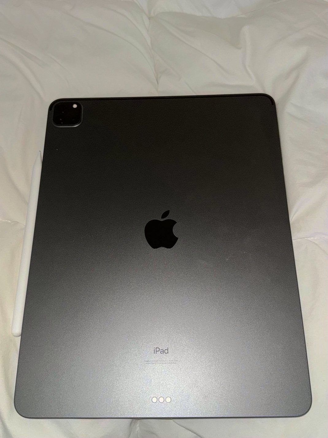 Apple iPad Pro 12.9 Inch 5th Gen 128GB Space Gray Unlocked - Used image 2