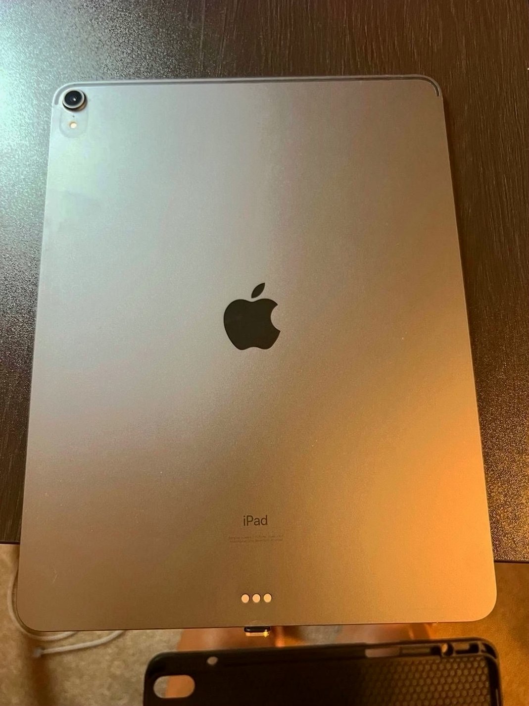 Apple iPad Pro 3rd Generation 256GB WiFi Unlocked - Used image 2
