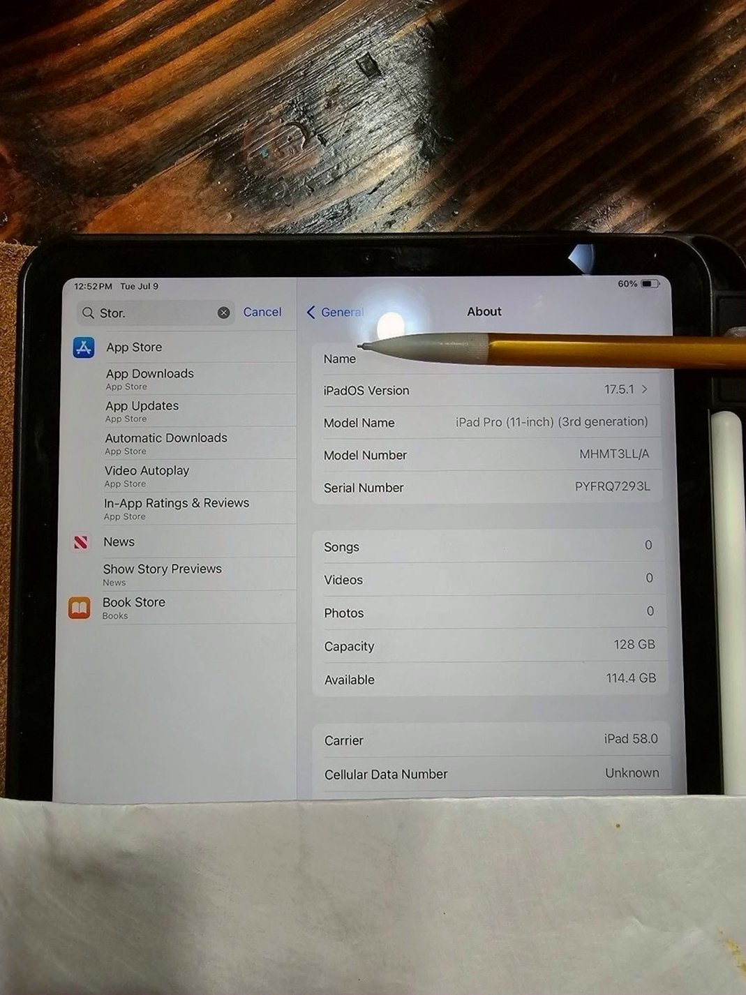 Apple iPad Pro 3rd Generation 128GB Space Gray Unlocked - Used image 3