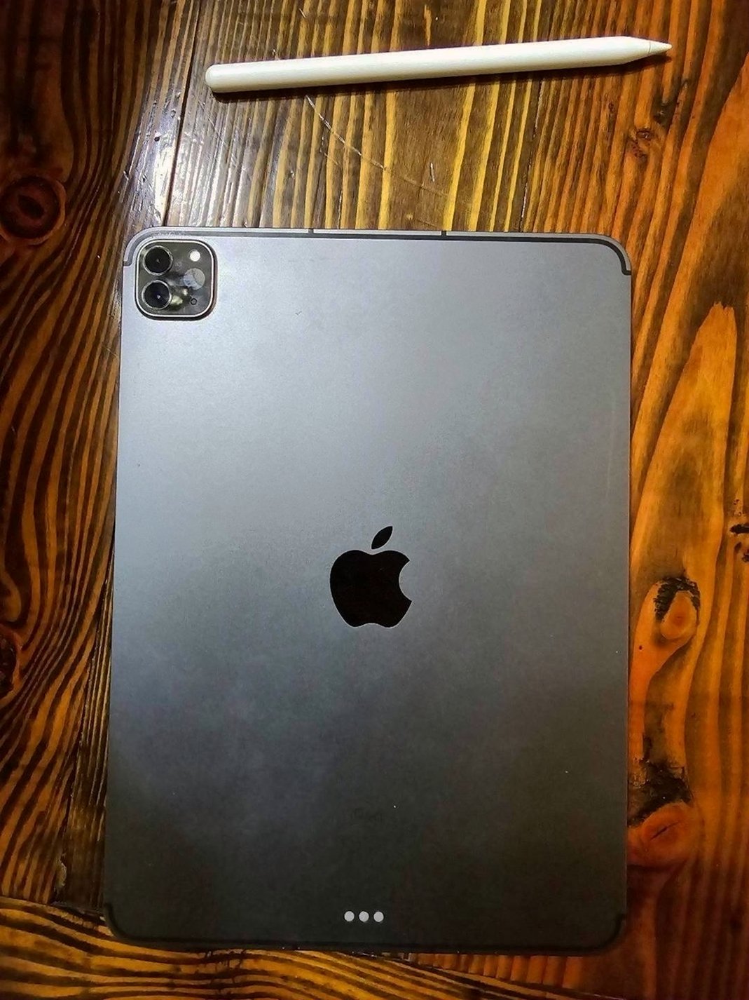 Apple iPad Pro 3rd Generation 128GB Space Gray Unlocked - Used image 4