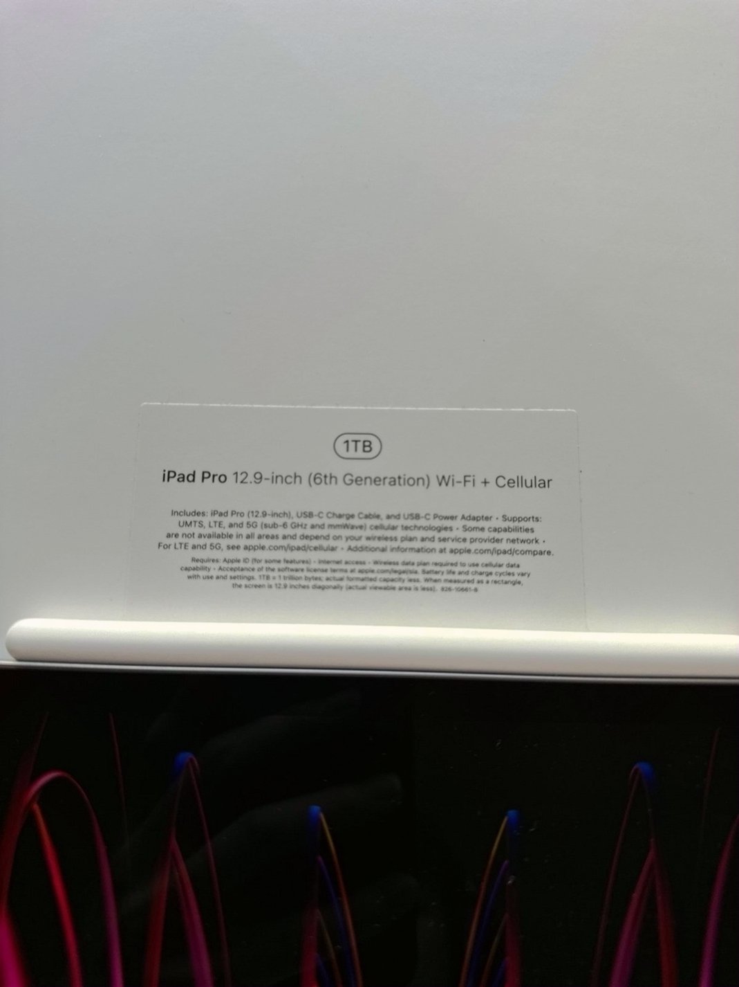 Apple iPad Pro 12.9 6th Generation 1TB Space Gray Unlocked - Used image 3