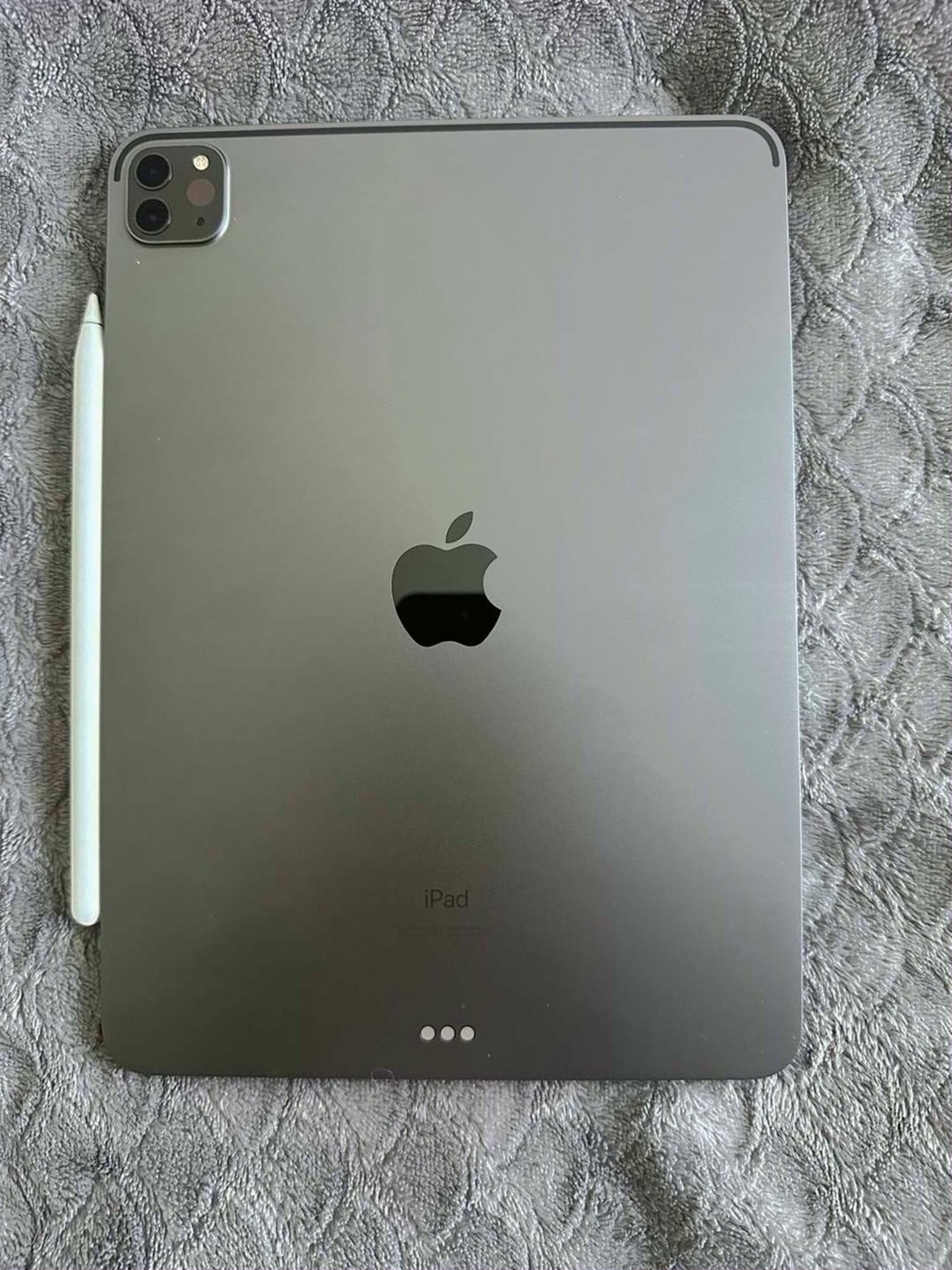 Apple iPad Pro with M1 Chip 256GB Unlocked - Used image 5