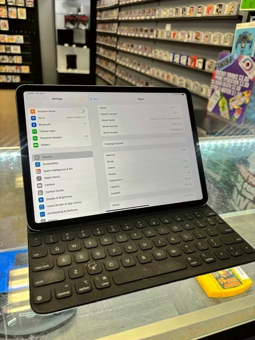 Apple iPad Pro 11” 3rd Gen 128GB Space Gray Unlocked - Used