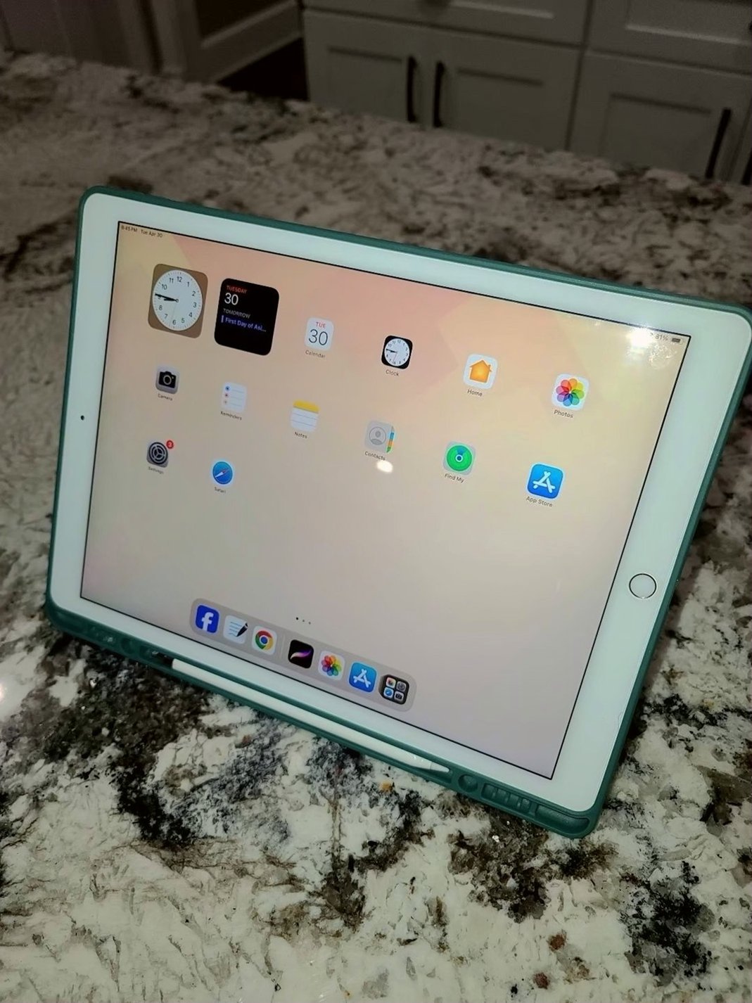 Apple iPad Pro 12.9" 64GB Gold Unlocked - Used