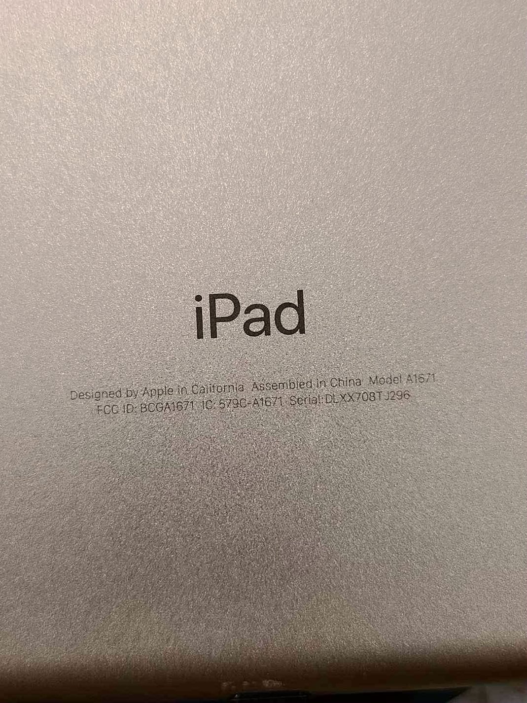 Apple iPad Pro 12.9" 64GB Gold Unlocked - Used image 4