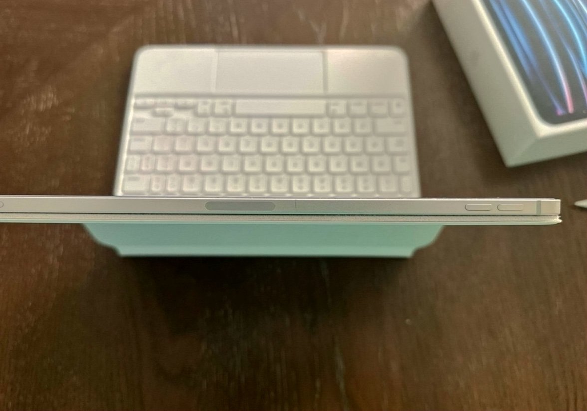 Apple iPad Pro 11 inch M2 256GB Silver Unlocked - Used image 5