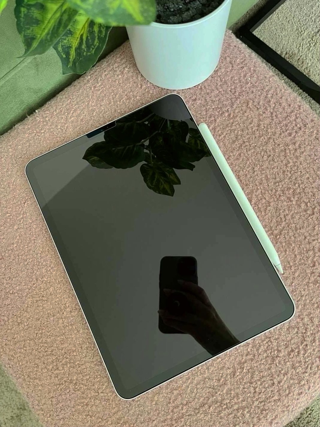 Apple iPad Pro 11 inch 1st Generation 64GB Silver Unlocked - Used image 3
