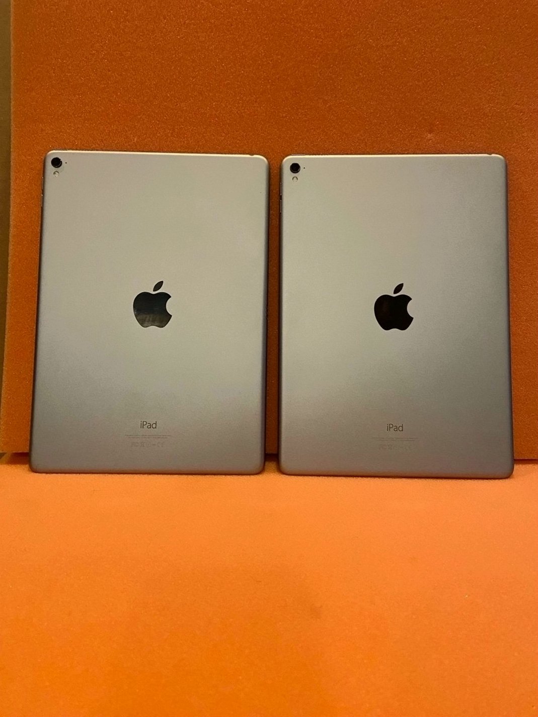 Apple iPad Pro 1st Gen 9.7" 32GB Space Gray Unlocked - Used image 4