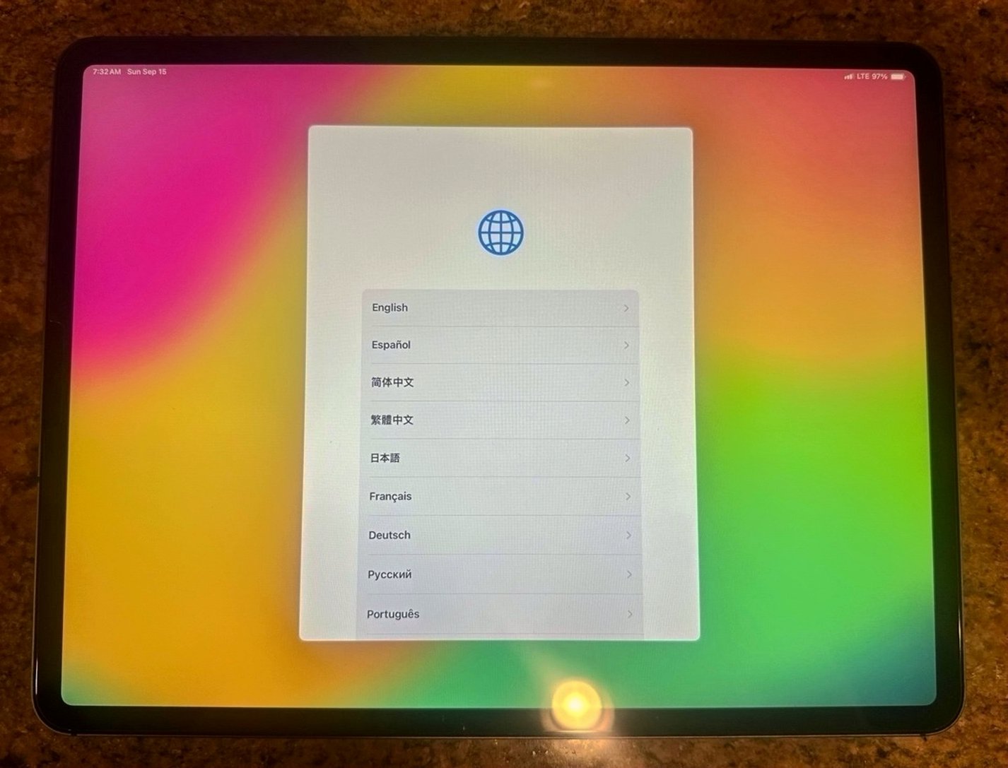 Apple iPad Pro 3rd Generation 256GB Space Gray Unlocked - Used image 2