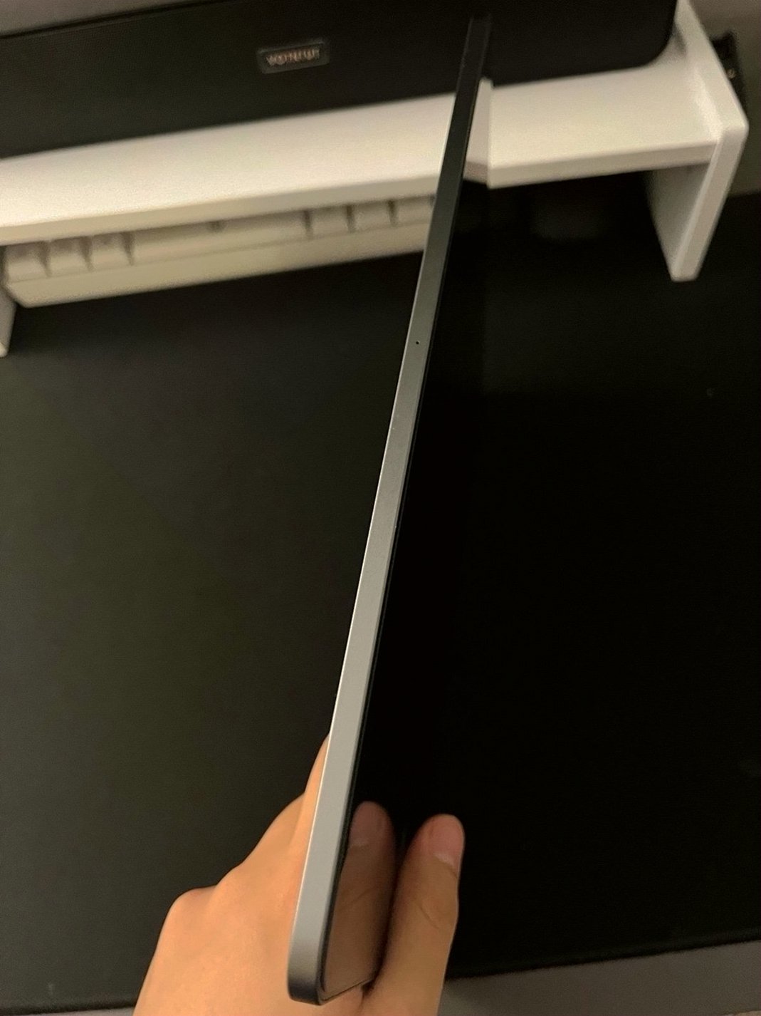 Apple iPad Pro 3rd Generation 64GB Space Gray Unlocked - Used image 5