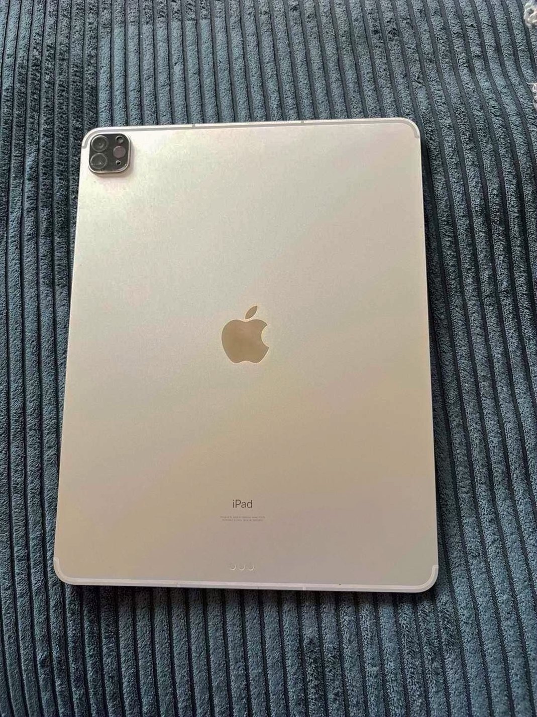 Apple iPad Pro 5th Generation 256GB Silver Unlocked - Used image 2