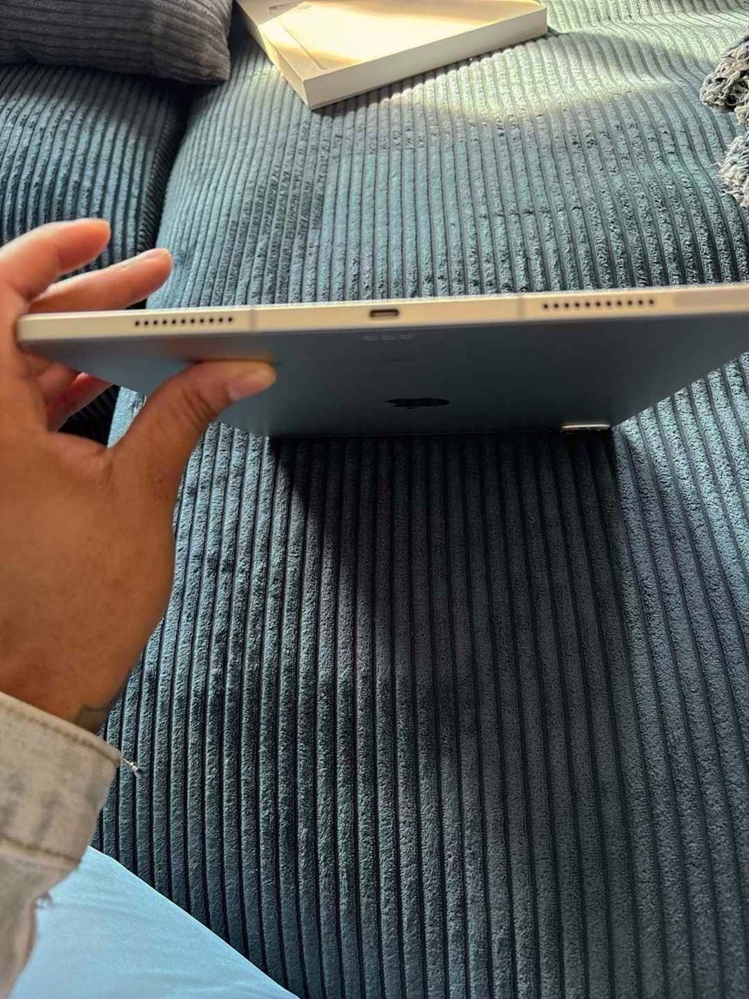 Apple iPad Pro 5th Generation 256GB Silver Unlocked - Used image 5