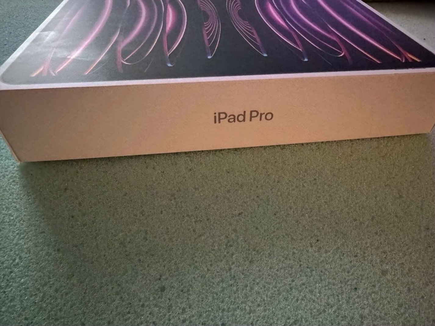 Apple iPad Pro 12.9 1TB Silver Unlocked - Used image 2