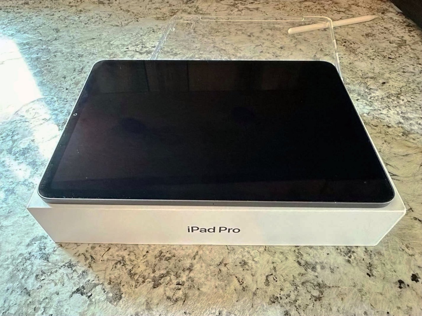 Apple iPad Pro 3rd Generation 128GB Space Gray Unlocked - Used