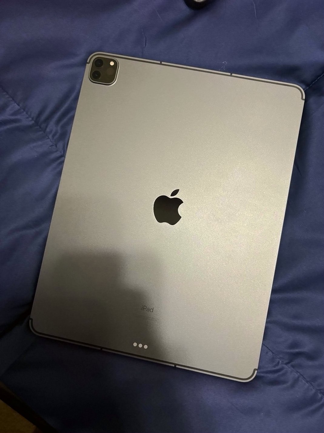 Apple iPad Pro 9Y27 256GB Unlocked - Used image 4