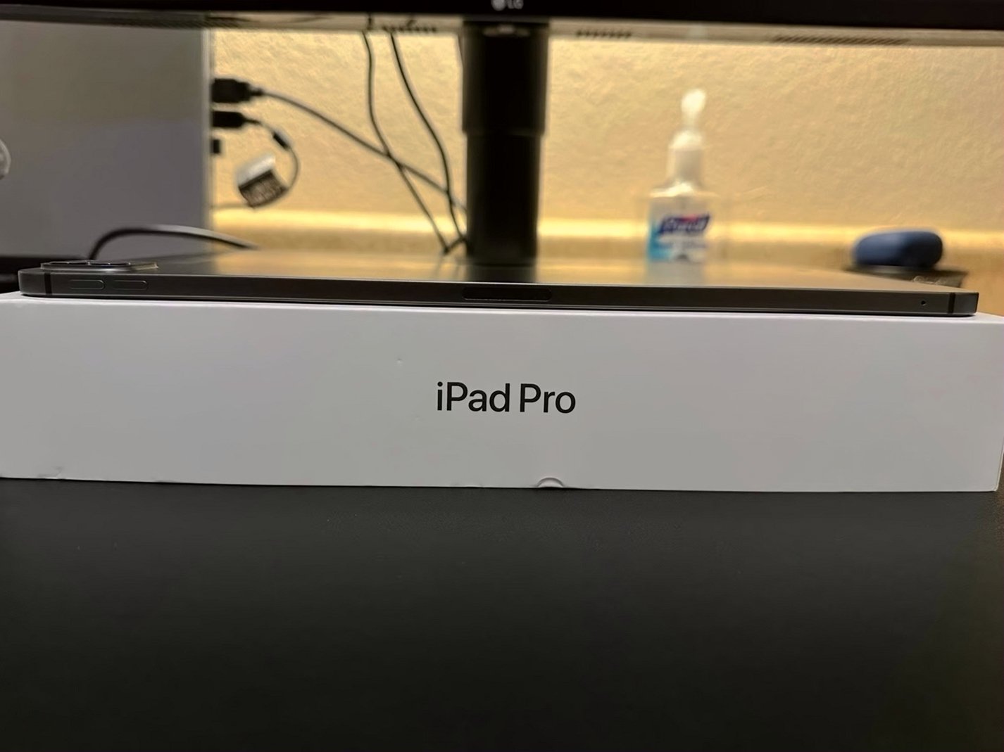 Apple iPad Pro 12.9 256GB Space Grey Unlocked - Used image 4