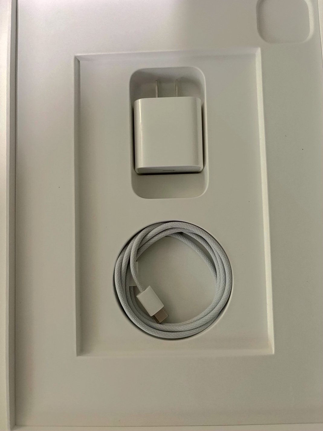 Apple iPad Pro 11-inch 128GB Unlocked Used image 4