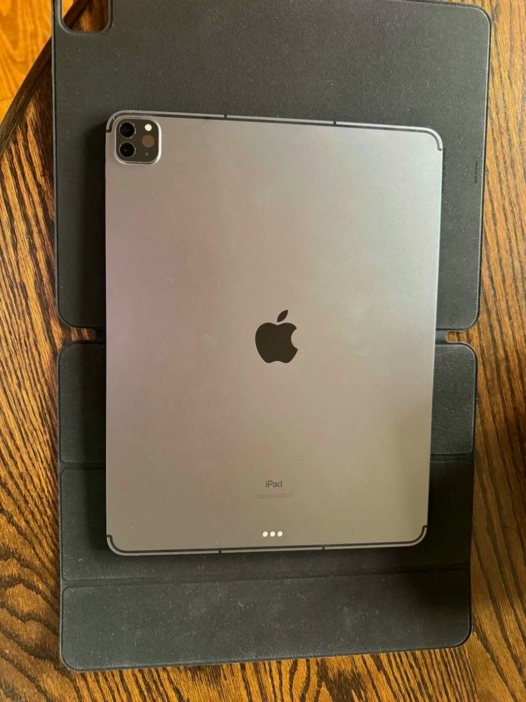 Apple iPad Pro 5th Generation 128GB Space Gray Unlocked - Used